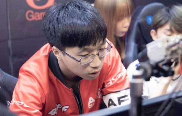 Invictus Gaming 官方博客在比赛后发布了一条消息：我们会稳扎稳打，尽力回报大家的焦虑和期待