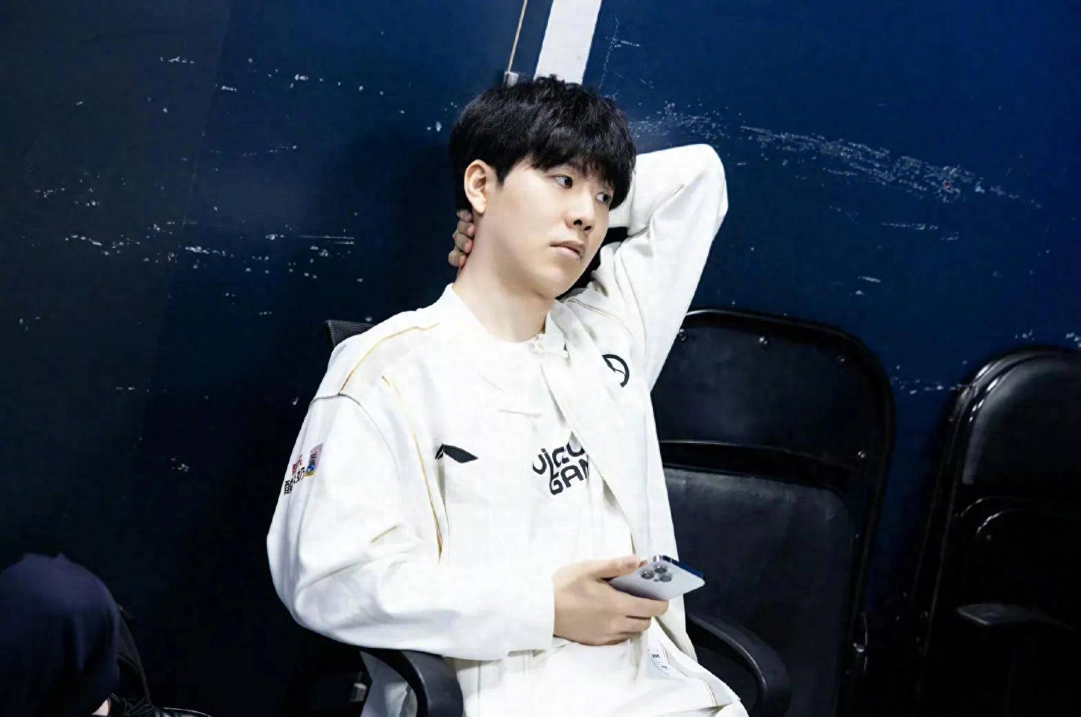 里程碑：Cryin达成LPL300出场成就